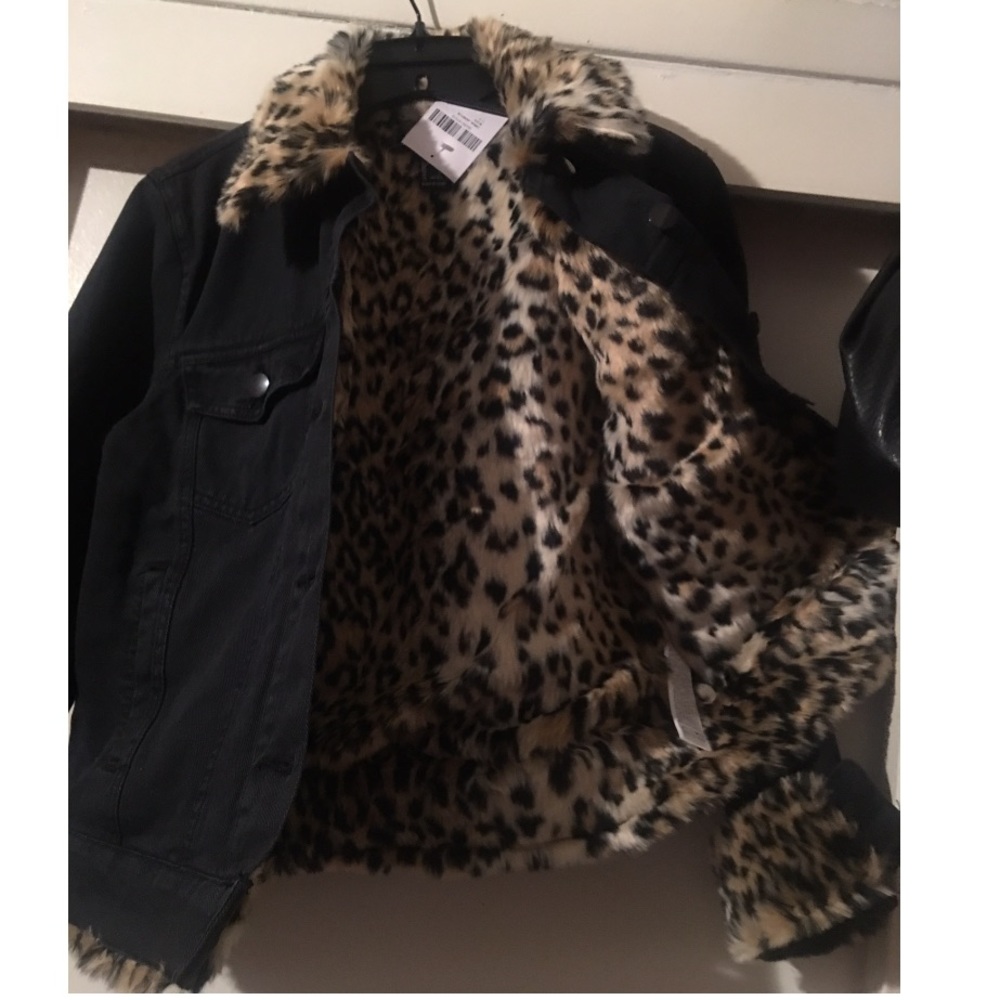 Leopard Interior Jean Jacket - Picture 2 of 8